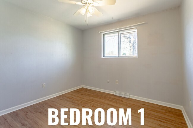 Foto del edificio - 8490 Benton St