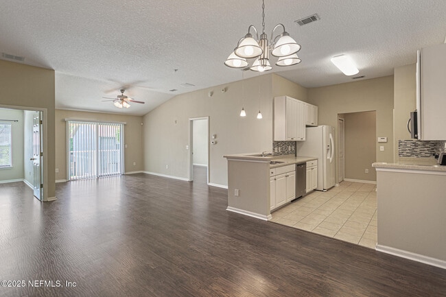 Foto del edificio - 9411 Osprey Branch Trail