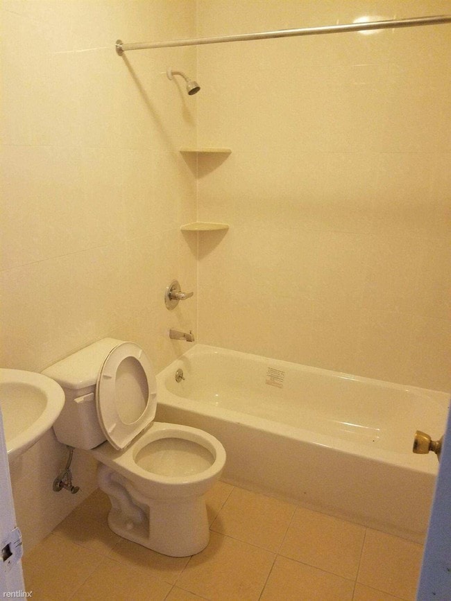 Building Photo - 5670 Mosholu Ave