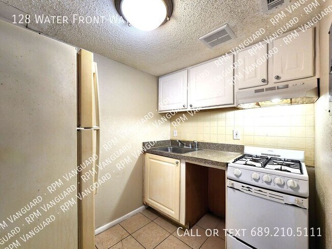 Building Photo - 128 Water Front Way