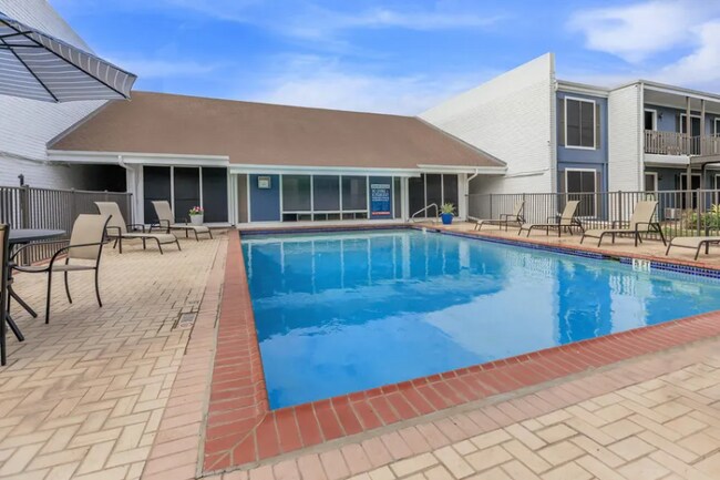 Building Photo - 4645 Ocean Dr