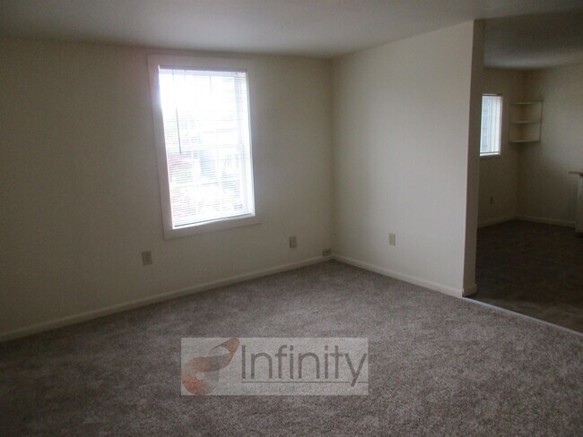 Building Photo - 204 S Meridian St