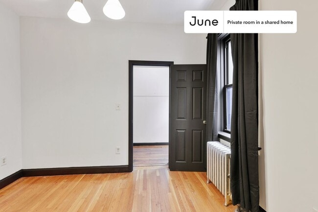 Building Photo - Room in Shared 4 bed/2.5 bath home
