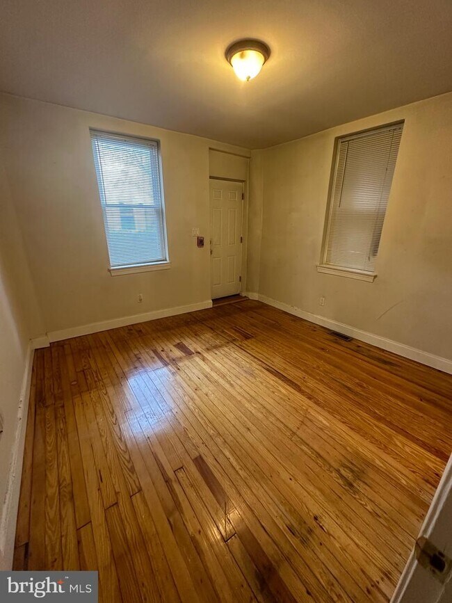 Building Photo - 752 Martin St