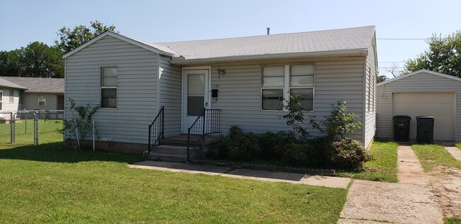 Building Photo - 1103 Roosevelt St