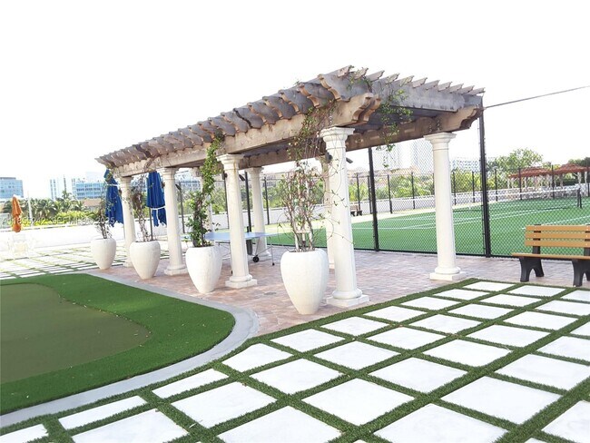 Foto del edificio - 2801 NE 183rd St