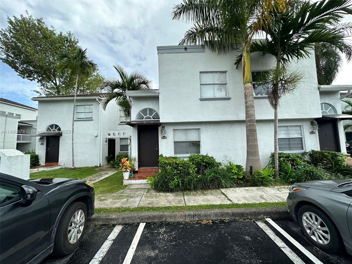 Primary Photo - 9742 NW 48th Terrace