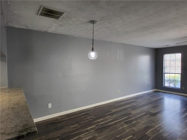 Building Photo - 6596 Wellington Square