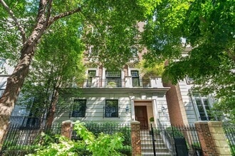 Building Photo - 446 W Huron St
