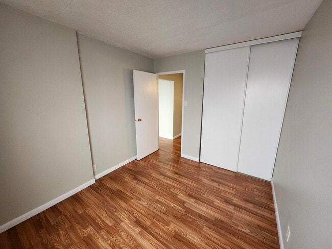 Building Photo - 411 Ellerdale St