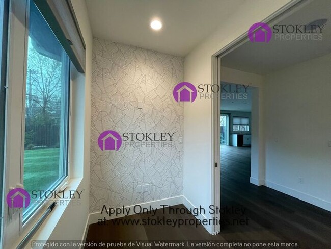 Building Photo - 3184 Manor Ave