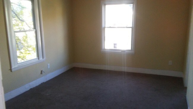 Building Photo - 86 Waterville St