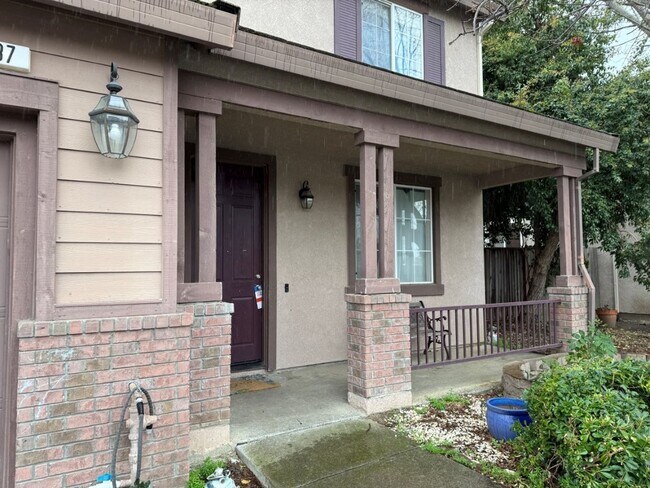 Foto del edificio - Modern 4 Bedroom w/ Loft Stonegate Area Vacaville *Star Rentals