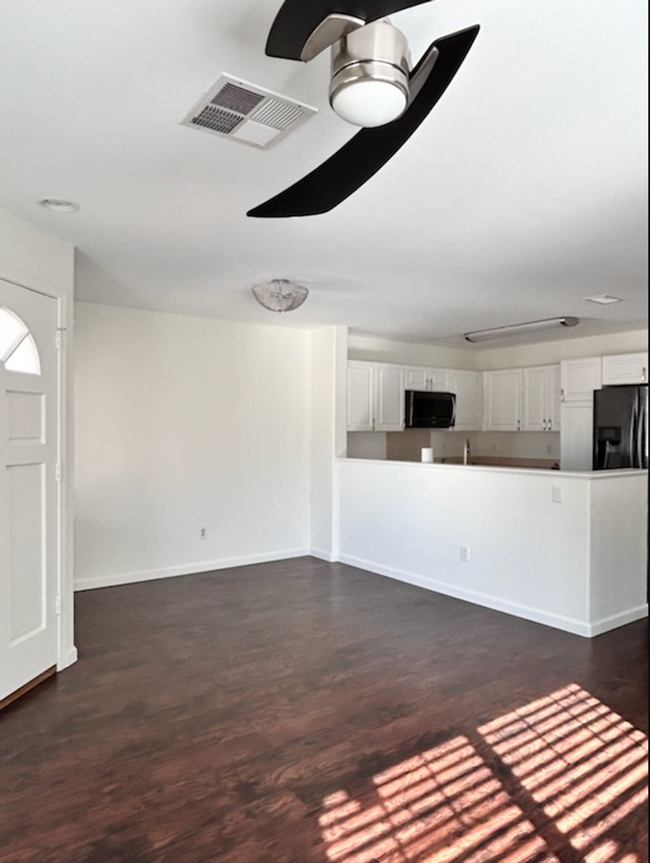 Building Photo - Charming 3-Bedroom with 2.5 Bath (Ewa Beach)