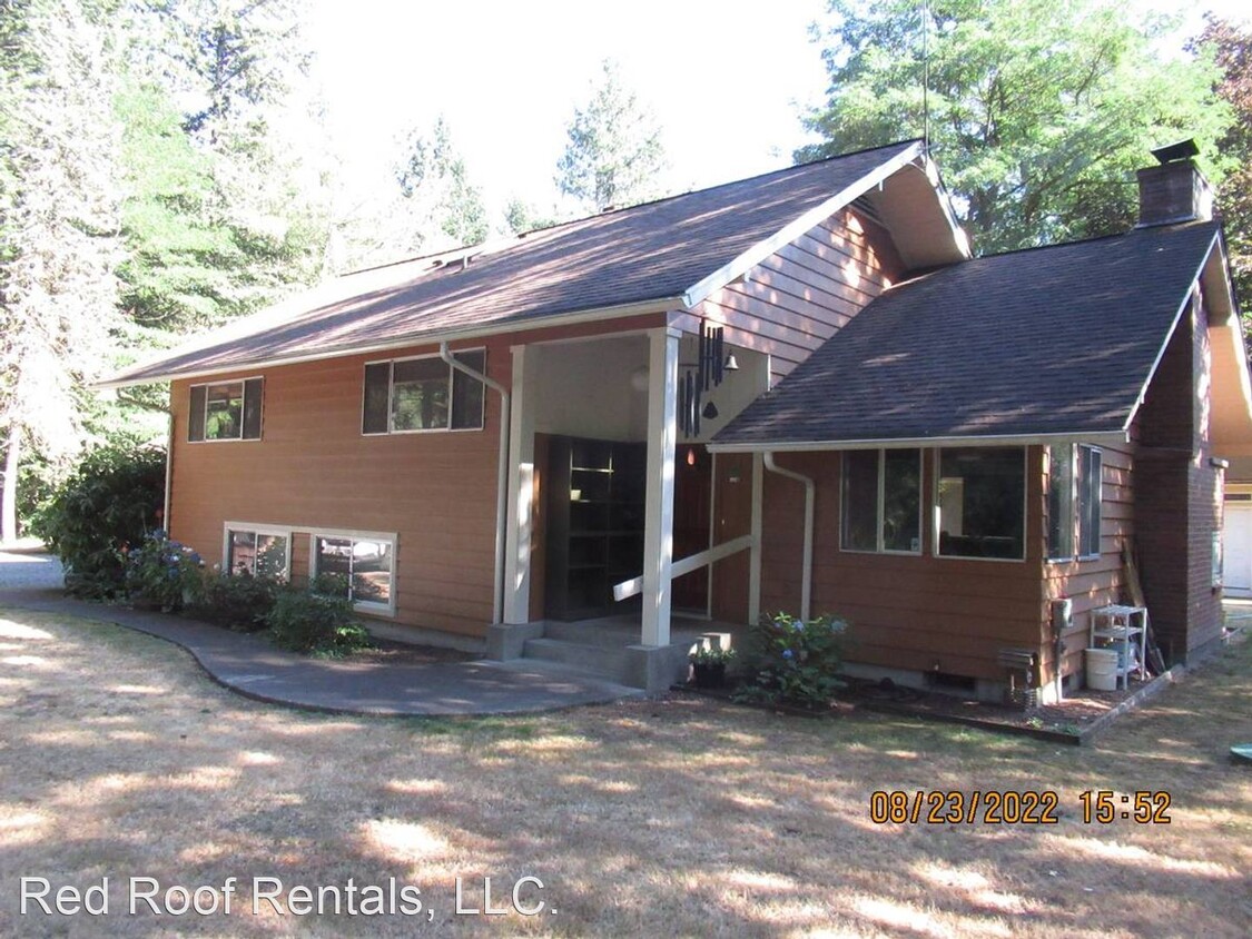 Primary Photo - 3 br, 1.5 bath House - 520 152nd St East