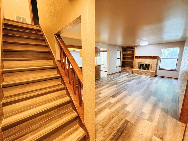 Foto del edificio - 213 Woodbridge Cir