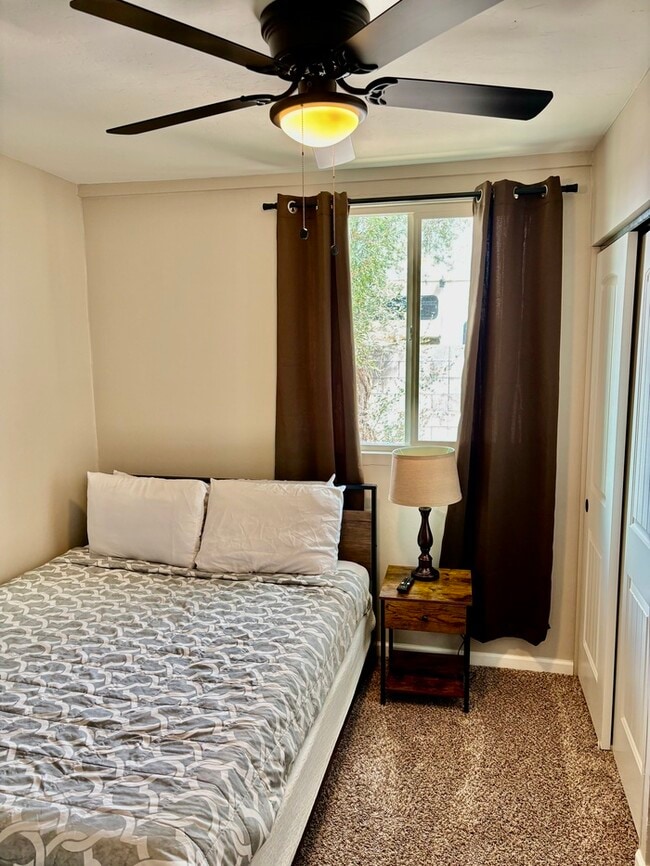 Foto del edificio - Three bedroom, Two bath