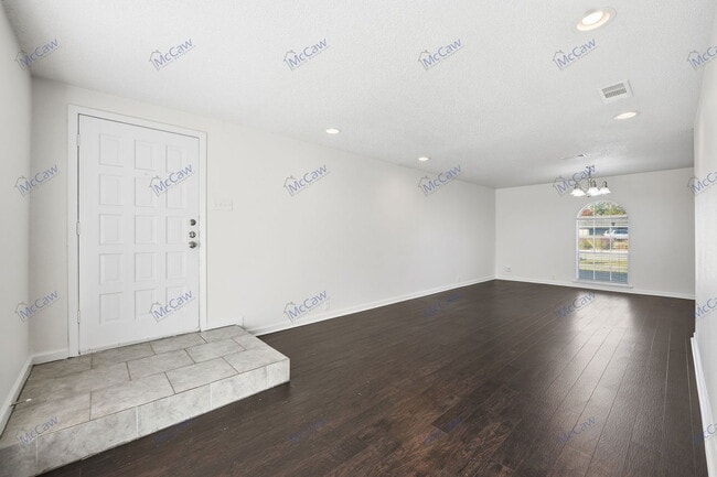 Photo - 1736 Brown Trail House