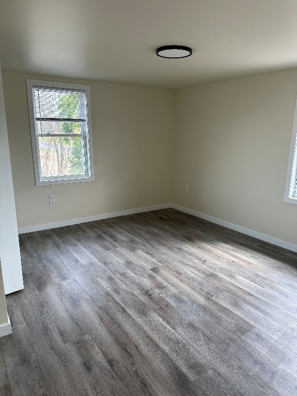 Building Photo - 587 Valley Rd