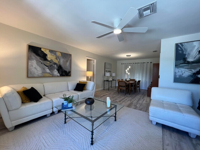 Building Photo - 5878 Tidewater Dr