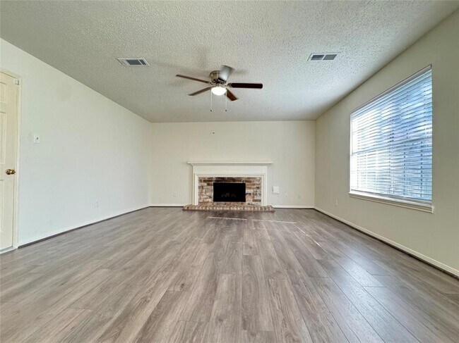 Building Photo - 3022 Flintwood Dr