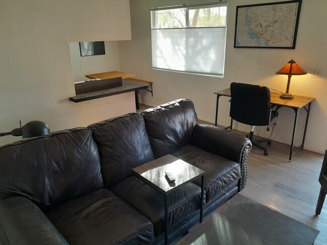Foto del edificio - 645 W Rice St