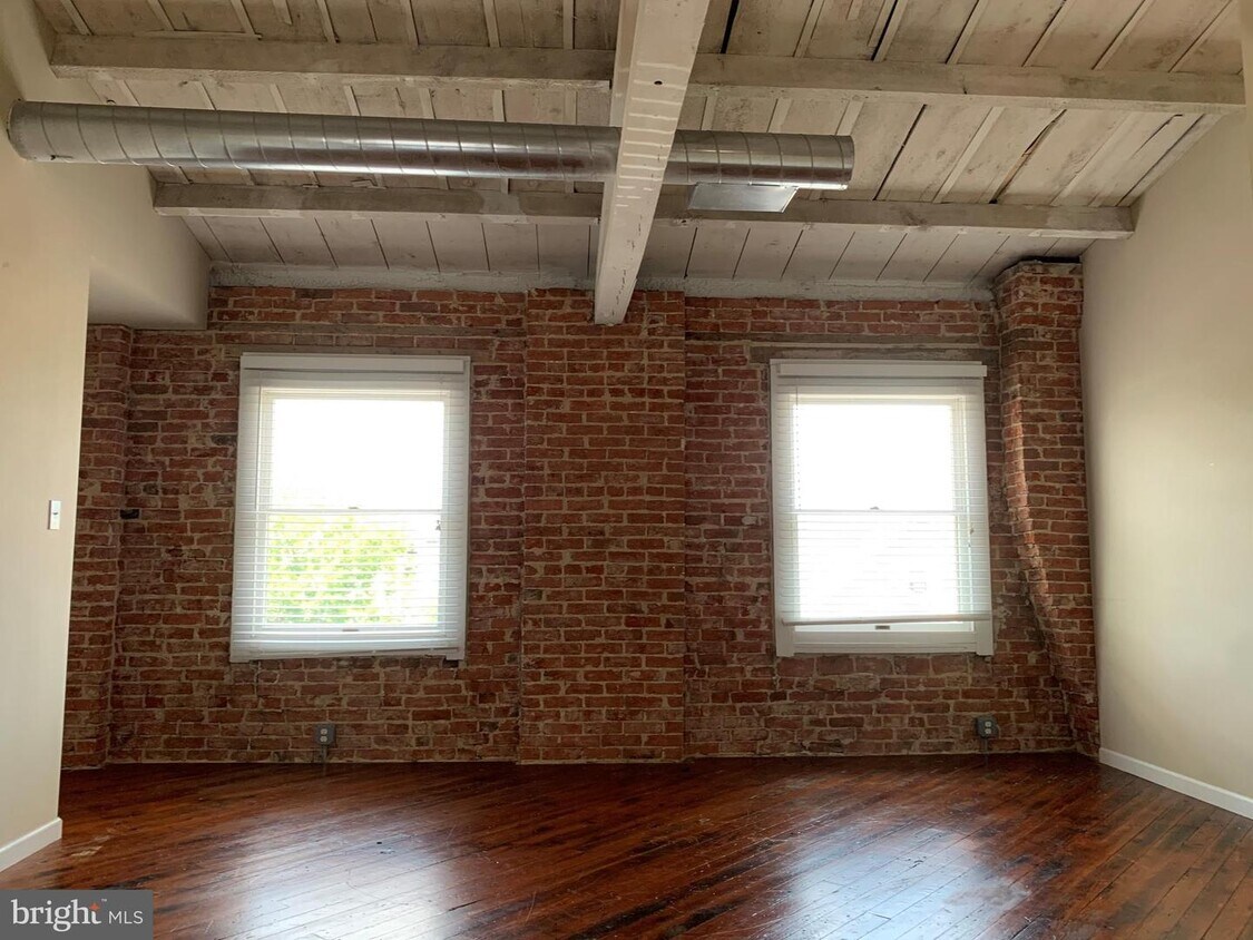 Foto principal - 114 Front St
