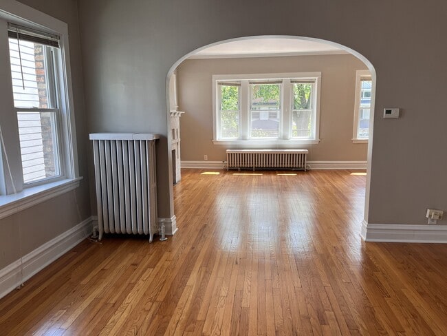 Dining rm, Living rm - 811 Gunderson Ave