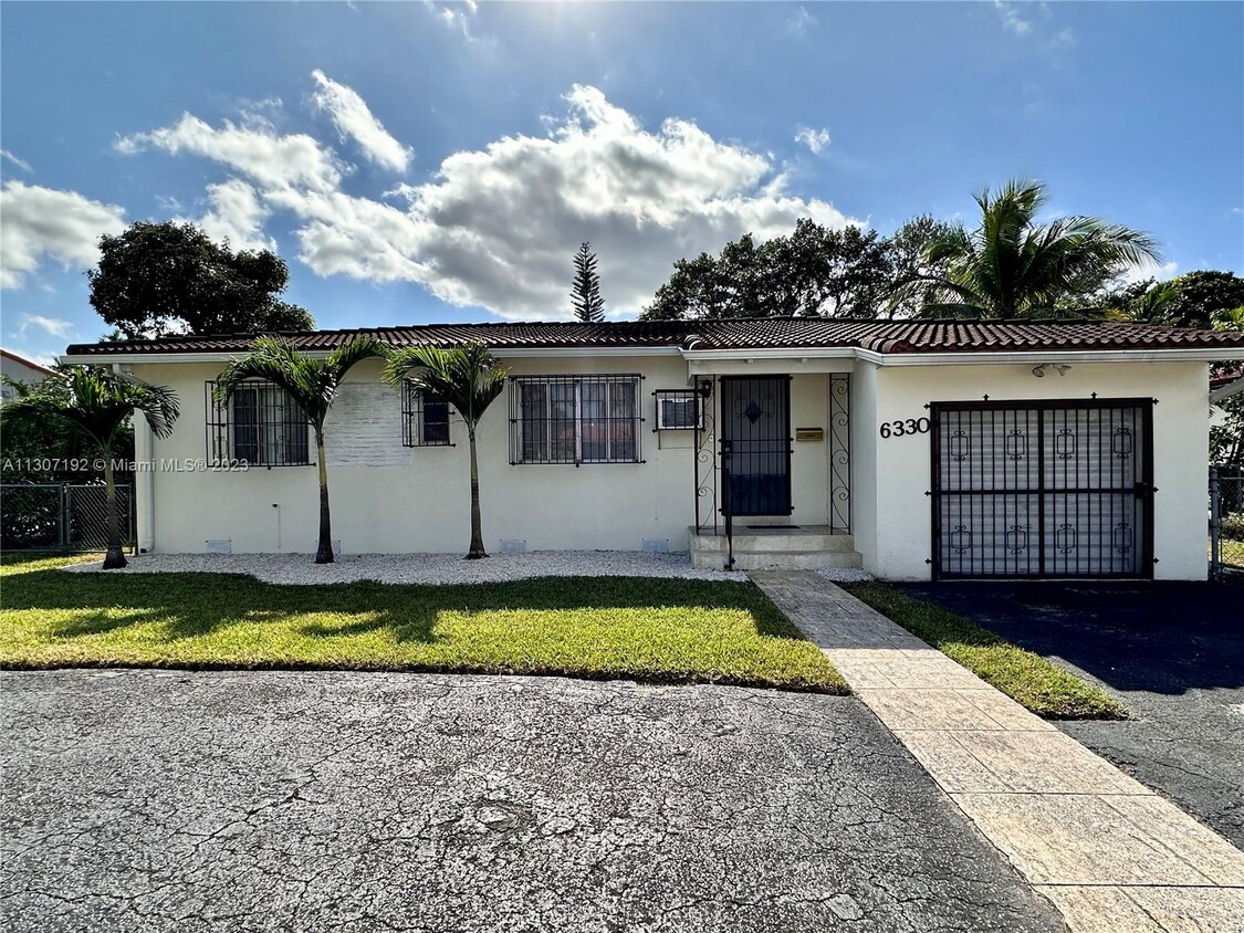 Primary Photo - 6330 Coral Way