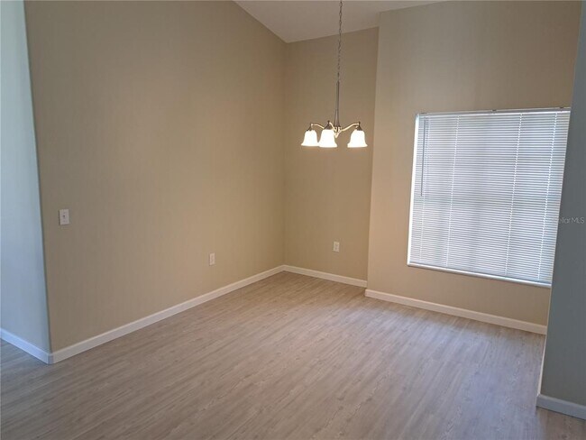 Foto del edificio - 2710 Rismen Ct