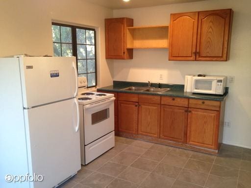 Building Photo - 2130 N Twin Oaks Valley Rd