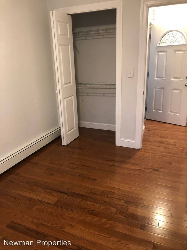 Primary Photo - 204 Lexington St