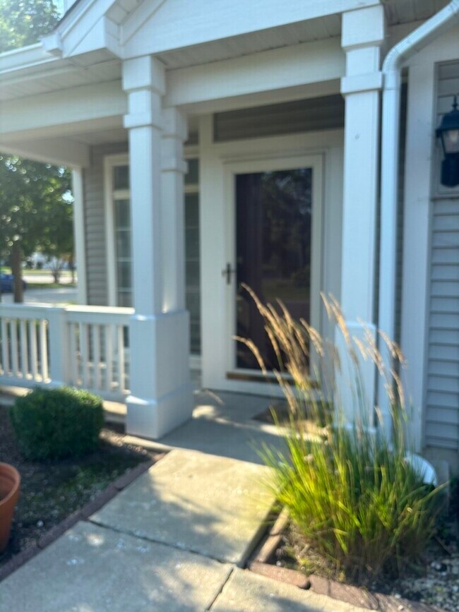 Foto del edificio - 2568 Hillsboro Blvd