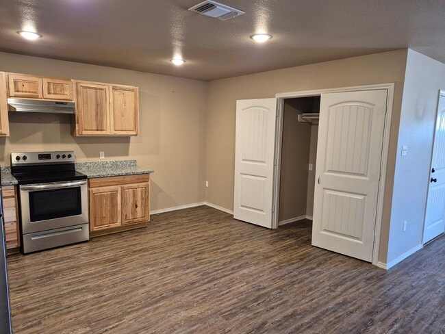 Building Photo - Cypress Home