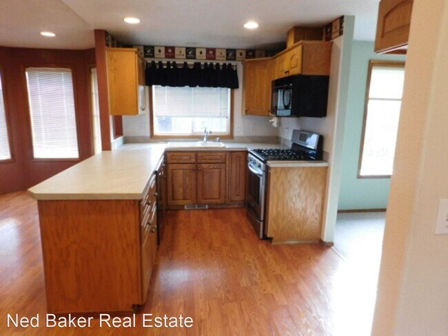 Building Photo - 3 br, 2 bath House - 3248 18th Ave. SE