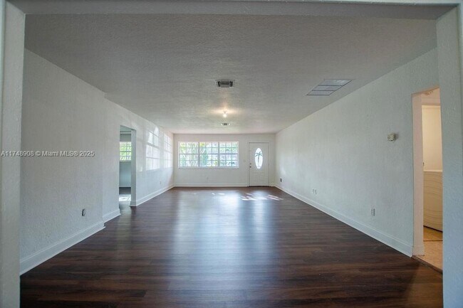 Foto del edificio - 1507 N 58th Ave