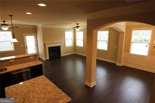 Foto del edificio - 5830 Norfolk ChaseRoad