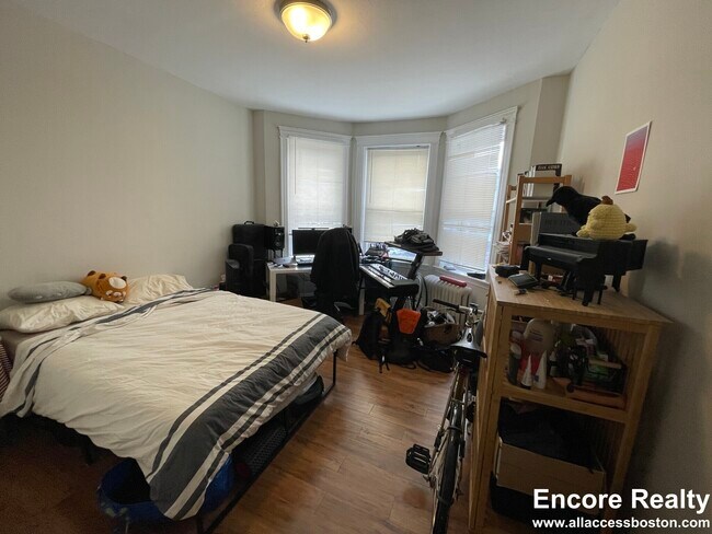 Building Photo - 1189 Commonwealth Ave