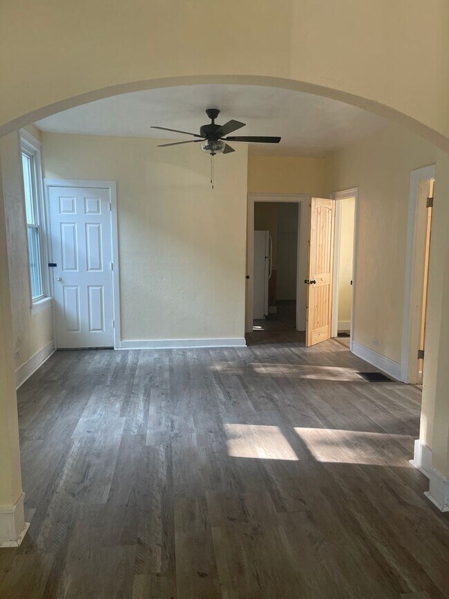 Foto del edificio - 3 br, 1 bath House - 636 East 25th
