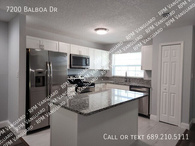 Foto del edificio - 7200 Balboa Dr