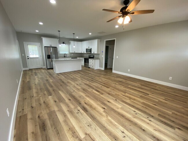 Foto del edificio - 6 Glenwood School Rd NE