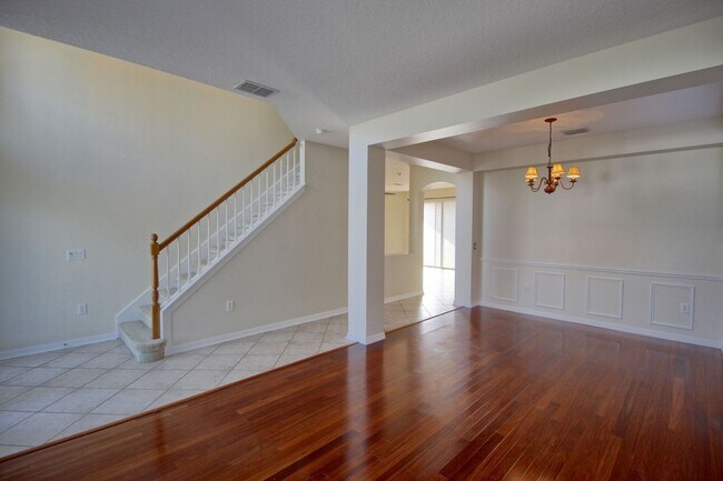 Building Photo - 669 Groves End Ln