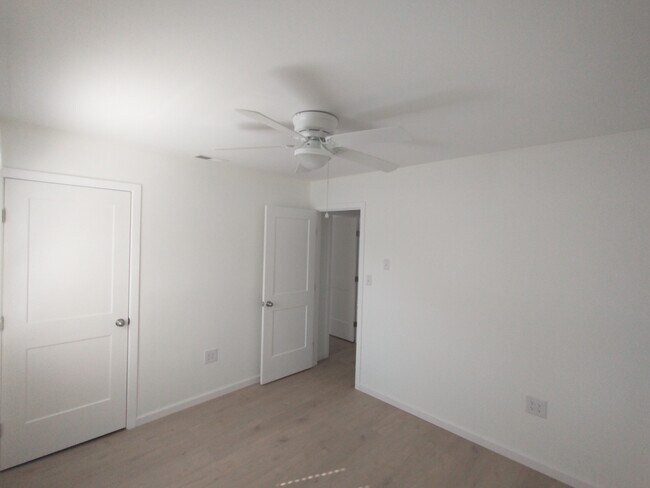 2do dormitorio - 211 Ash Ln