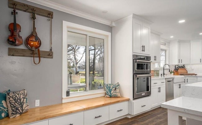 Building Photo - A Private Oasis with Unmatched Amenities 4...
