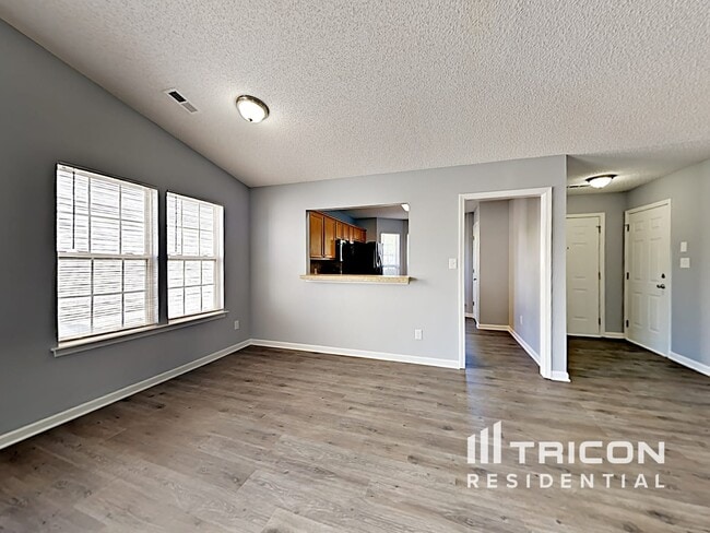 Foto del edificio - 5634 Waverly Lynn Ln