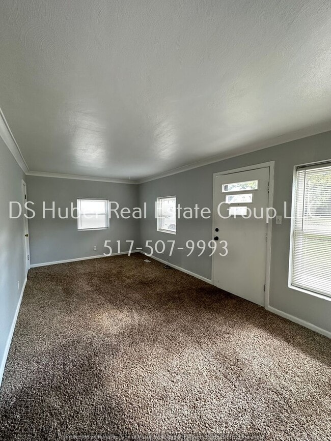 Building Photo - 305 E Everettdale Ave