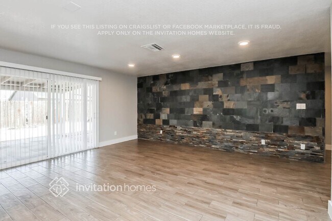 Foto del edificio - 2320 E Holmes Ave