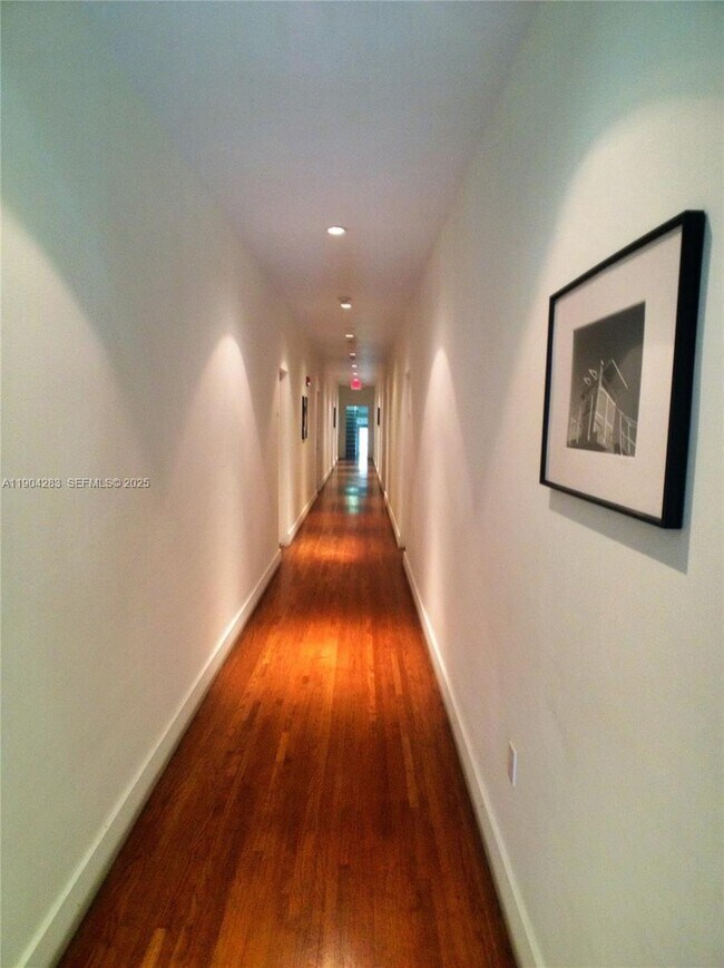 Foto del edificio - 1751 James Ave