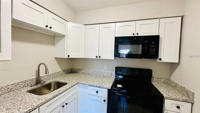 Foto del edificio - 390 W Haines Blvd