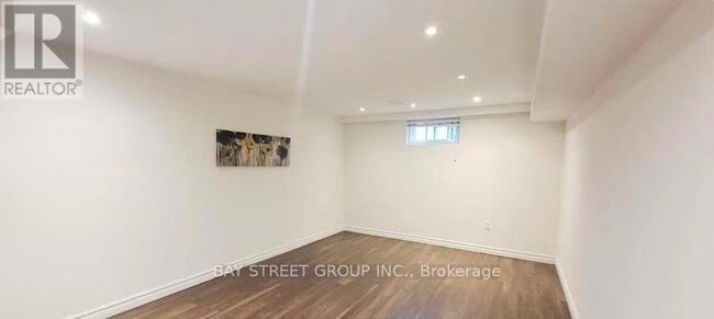 Building Photo - 53 Marblemount Crescent